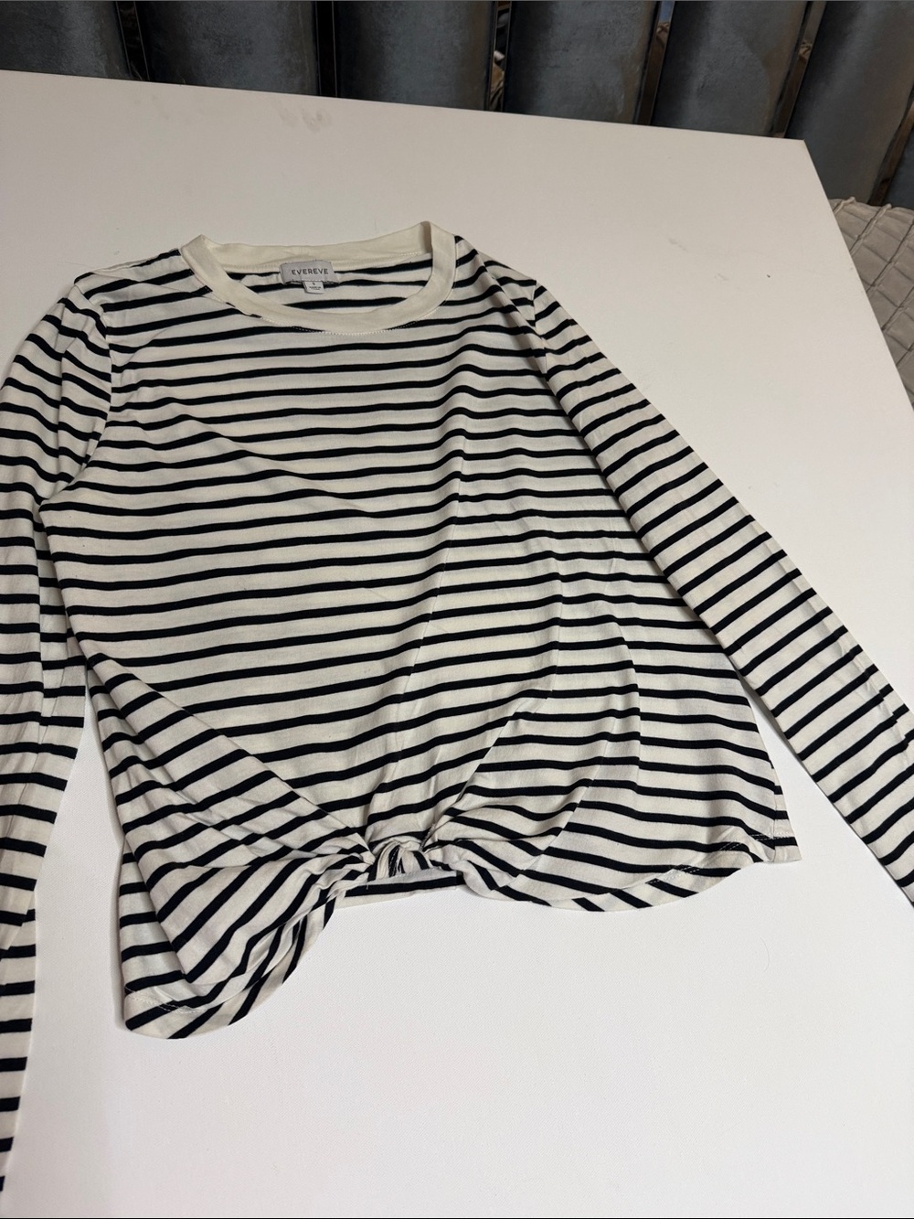 Evereve Cream & Black Striped Long-Sleeve Knot Front Top